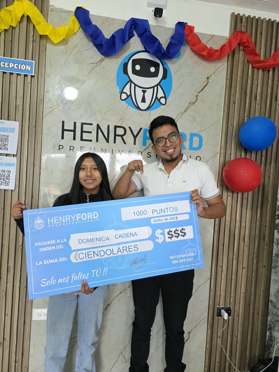 Estudiante Premiado con Reconocimiento Economico #1